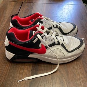 Nike Air Max Go Strong size 10.5